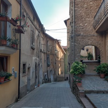 Novi Velia des Grecs aux Barons