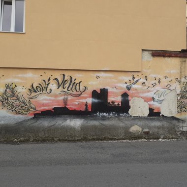 Novi Velia des Grecs aux Barons