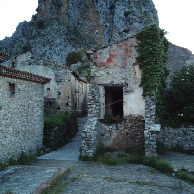 Village fantôme de Sanseverino