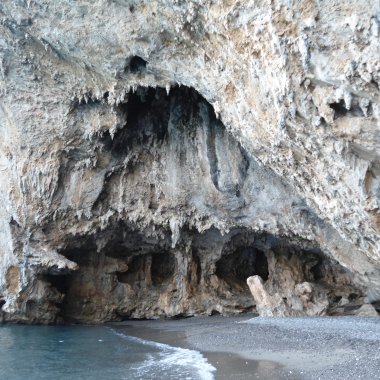La Grotte des Os et les mammouths